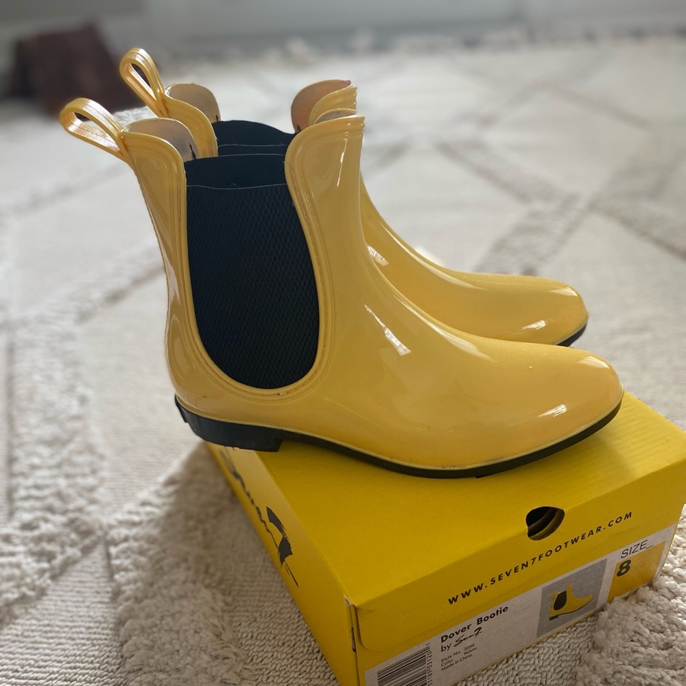 Seven7 Rain Boots